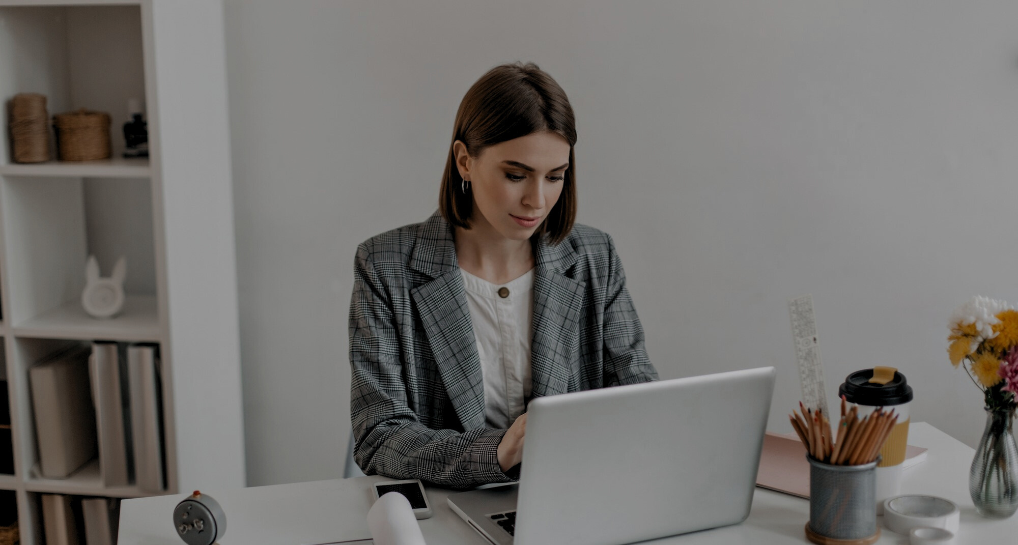 bg_sec_img_books1_sctn63